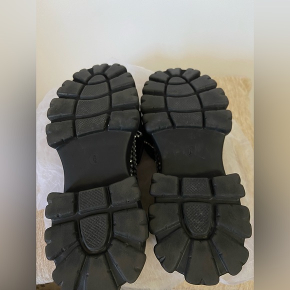 Betsey Johnson silver studded shoes sz 6 - Picture 2 of 4